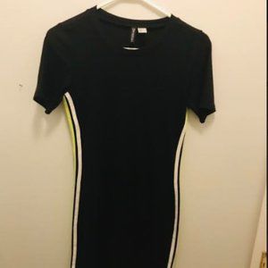H&M CUTE FITTED ON THE GO SPORTY DRESS